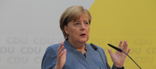Governo: Merkel, fase politica impegnativa per Italia