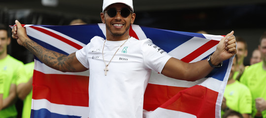 F1: Hamilton in pole in Spagna, Ferrari in seconda fila
