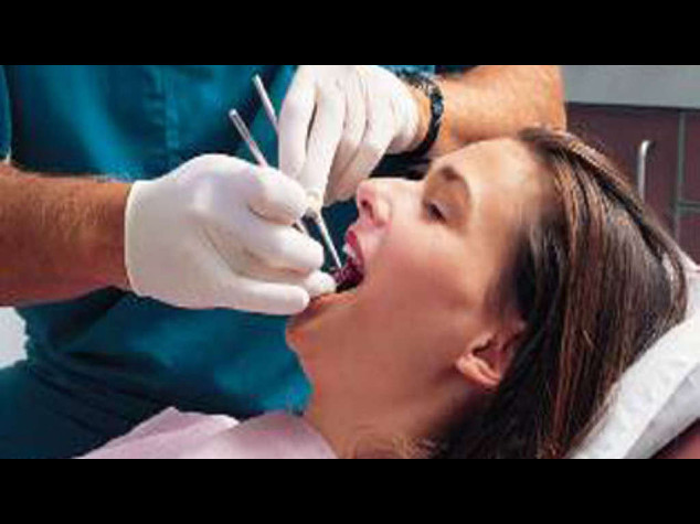 Crisi: dentista addio, un italiano su quattro non si cura