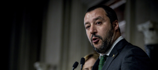 Migranti: Salvini contro l'Ue: "Inaccettabile interferenza"
