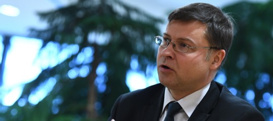 Il governo giallo-verde ancora non c'è, ma già litiga con l'Europa