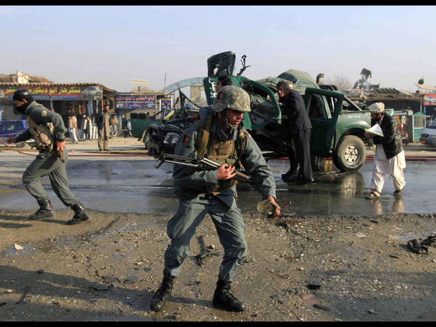Afghanistan: talebani attaccano banca nell'Helmand, 7 morti - Video