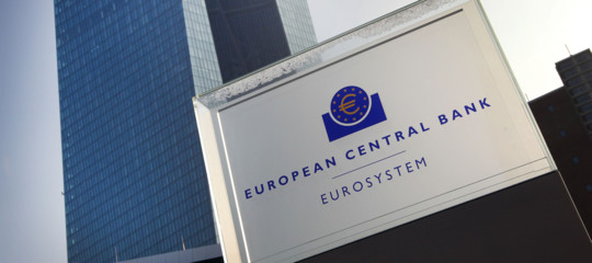 Bce: non allentare sforzi bilancio, a rischio anche l'Italia