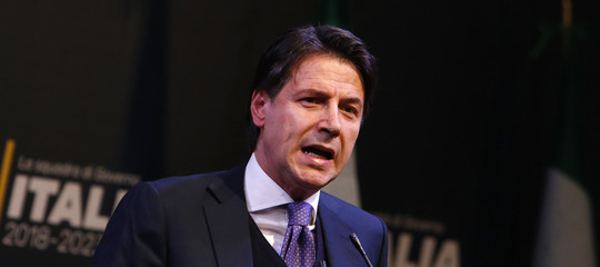 Governo: Conte su Facebook, "I risparmiatori truffati saranno risarciti"