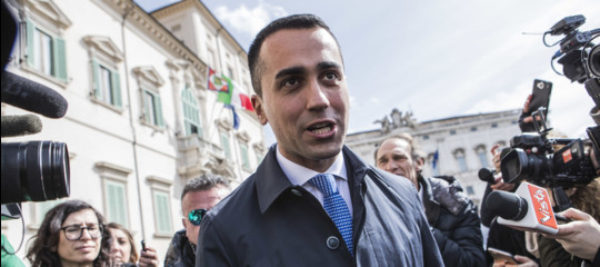 Scontro istituzionale senza precedenti. Di Maio chiederà l'accusa di alto tradimento per Mattarella