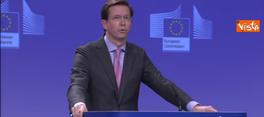 Governo: Ue, nessuna interferenza, la decisione spetta all'Italia