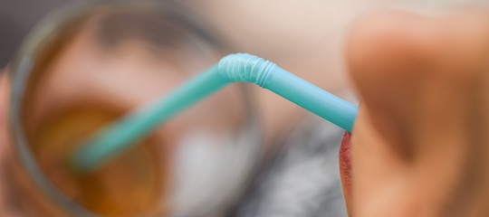 L'Europa agirà contro questi 10 prodotti di plastica per diminuire l'inquinamento del mare