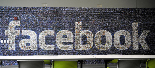 Le associazioni dei consumatori lanciano una class action contro Facebook