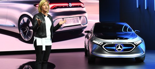 Adesso è Daimler a sfidare Uber: la strategia digitale del colosso tedesco