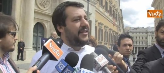 Governo: Salvini, FI dia una mano e non resti alla finestra