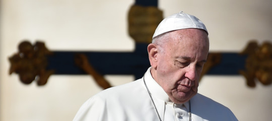 Papa: monito ai giornalisti non cadano nella "contrapposizione interessata"