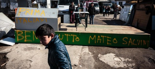 roma rom raggi salvini lega campi nomadi