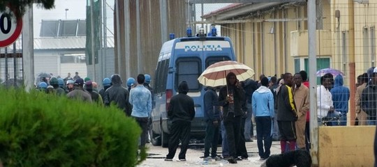 quante baraccopoli migranti puglia