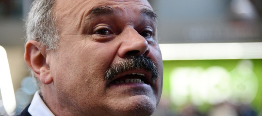 Farinetti molla Renzi e tifa il nuovo governo. Opportunista o uno con "tante idee"?