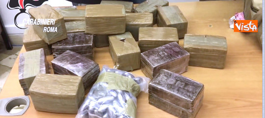 Droga: maxi-sequestro al largo della Sicilia, 10 tonnellate di hashish su una nave