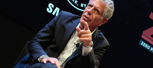 Il grande chef Anthony Bourdain si è ucciso. Era stato compagno di Asia Argento