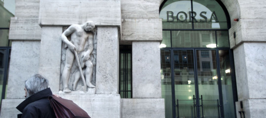Borsa: chiude in netto calo su spread e Bce, -1,89%, giù banche
