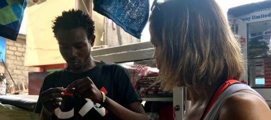 Quelle pillole antidolorifiche sono la nuova droga dei disperati africani