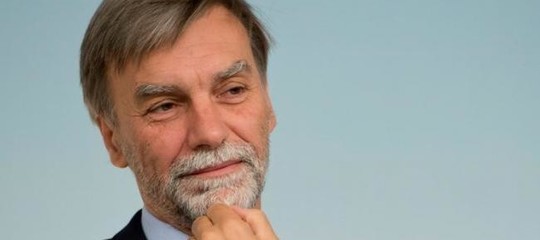 Delrio (Pd): "Sui migranti Toninelli non prenda ordini da Salvini"