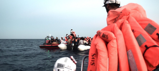 Migranti: il sindaco di Taranto sfida Salvini e si dice pronto ad accogliere la nave Aquarius