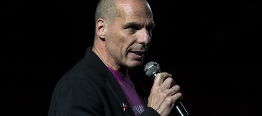 Varoufakis: "Salvini fa guerra alla civiltà. Combatteremo razzisti e establishment"