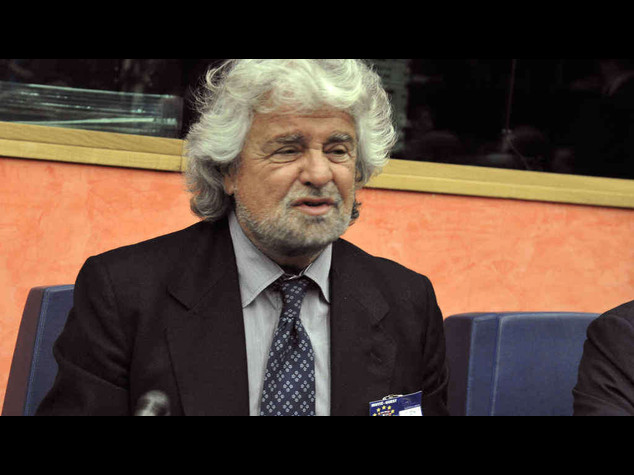 Grillo e i suoi martedi' davanti a Senato per dire no alla riforma