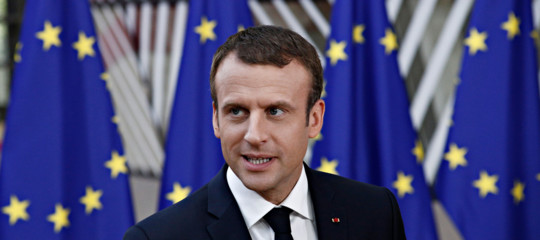 Migranti, Macron: "Non cedere a emozione, lavoro con Italia"