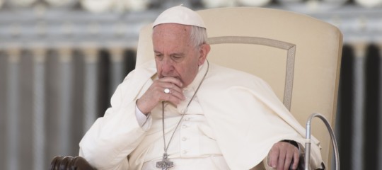 Chi sono gli haters con la croce, quelli che scagliano la prima pietra