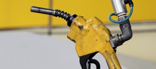 Petrolio: chiude in netto calo al Nymex per Opec e Libia