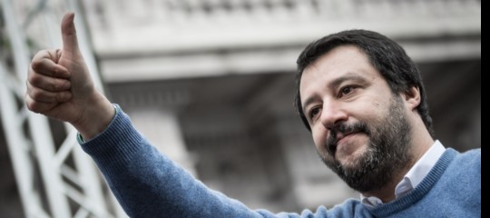 Perché Salvini continuerà con la linea dura su migranti e Ong, nonostante Conte e Macron