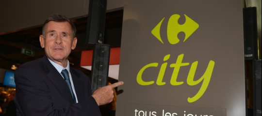 La liquidazione dell'ex presidente Carrefour è diventata un caso di Stato