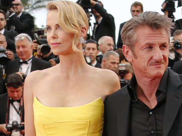 E' rottura tra Sean Penn e Charlize Theron, storia d'amore al capolinea - FOTO