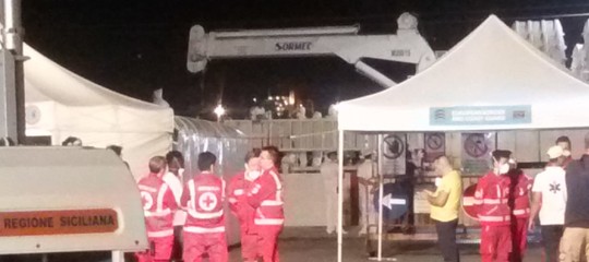 Giunta a Pozzallo la nave Diciotti con 519 migranti a bordo