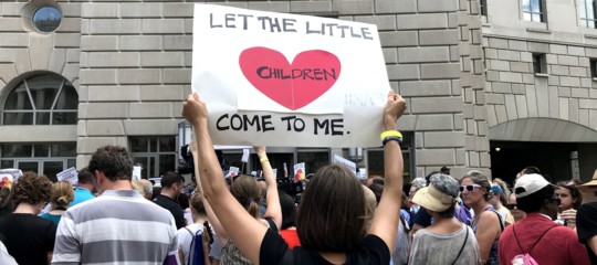 I giganti tecnologici sono 'indignati' per le scelte di Trump sui migranti