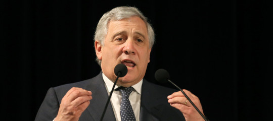 Tajani, "Serve un censimento delle Ong, no al mercato dei migranti"