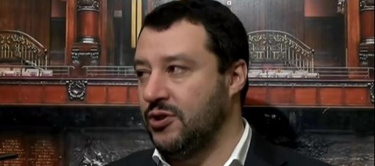 Migranti, Salvini: "Squallore incredibile la vignetta di Repubblica". E minaccia una querela