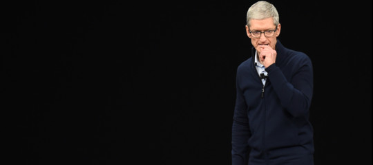 Spendiamo troppo tempo con lo smartphone in mano, dice il capo di Apple