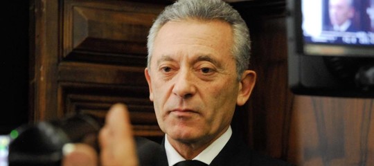 Chi è l’ammiraglio che risponde sempre agli SOS in mare