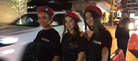 Fanno discutere le poliziotte in short di Brummana, in Libano