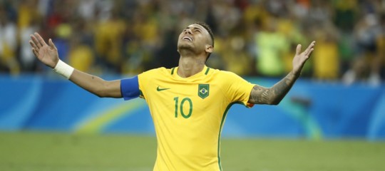 Mondiali: Neymar porta il Brasile ai quarti, 2-0 al Messico