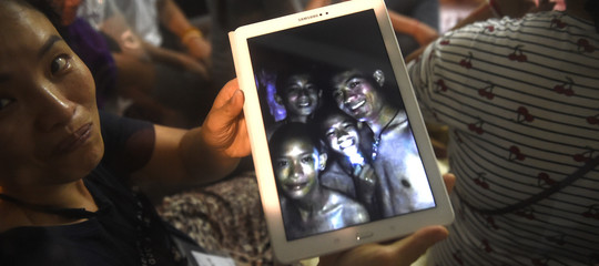 Thailandia: sono vivi i ragazzi intrappolati nella grotta. Le prime immagini