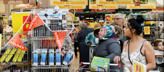 Nella guerra dei supermercati sta per irrompere Amazon