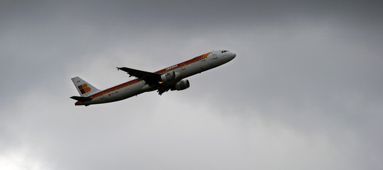 Aeronautica: aereo Iberia perde contatto, intercettato da 2 caccia