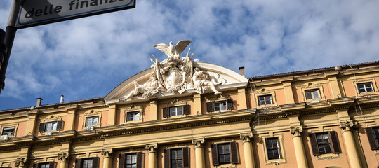 Conti pubblici: Mef, 'consolidamento prosegue, Pil in lieve calo'