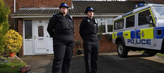 Gb: rientra il nuovo allarme Novichok, il poliziotto sta bene