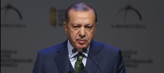 Dopo le ultime 'purghe', Erdogan giura e accentra tutto il potere su di sé
