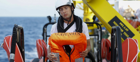 "Noi in combutta con gli scafisti? Portiamo la croce, continueremo a salvare vite"