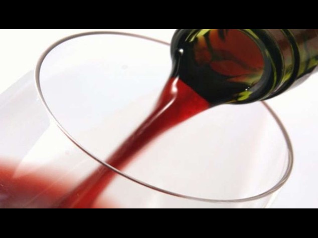Scoperta la truffa del Brunello, 165.467 litri di vino sequestrati