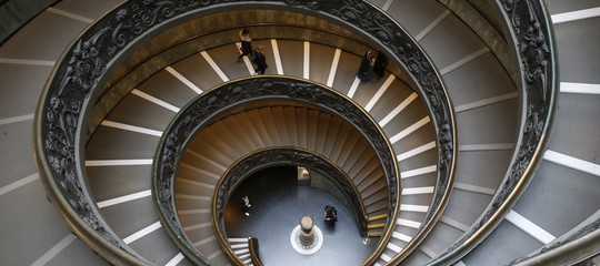 Francesco cambia passo. Via gli ecclesiastici che invece dei deboli difendono chi li opprime