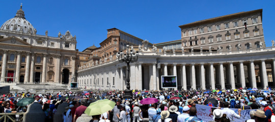 Francesco cambia passo. Via gli ecclesiastici che invece dei deboli difendono chi li opprime